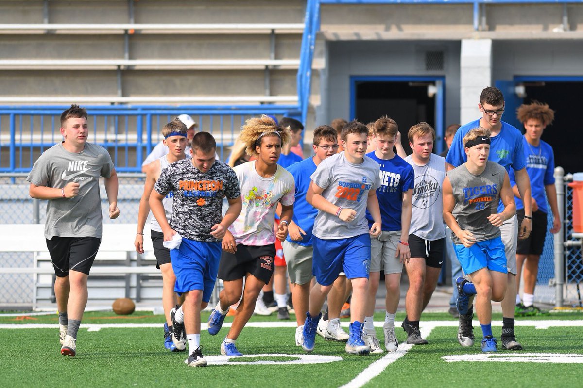 Who ready for Friday Night Lights??😋