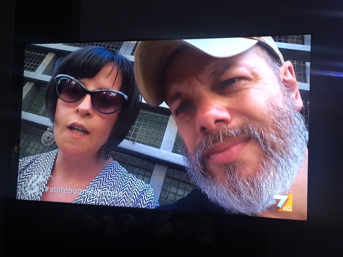 EffeConTweet's tweet image. Fabiana, con la sua calma, mette da parte la sua timidezza e spiega la vertenza di #AnpalServizi. E riceve pure gli applausi!!!! #VAR #propagandalive #8giugno #RagazzeMondiali #CentriImpiego #lavoro #Disoccupati