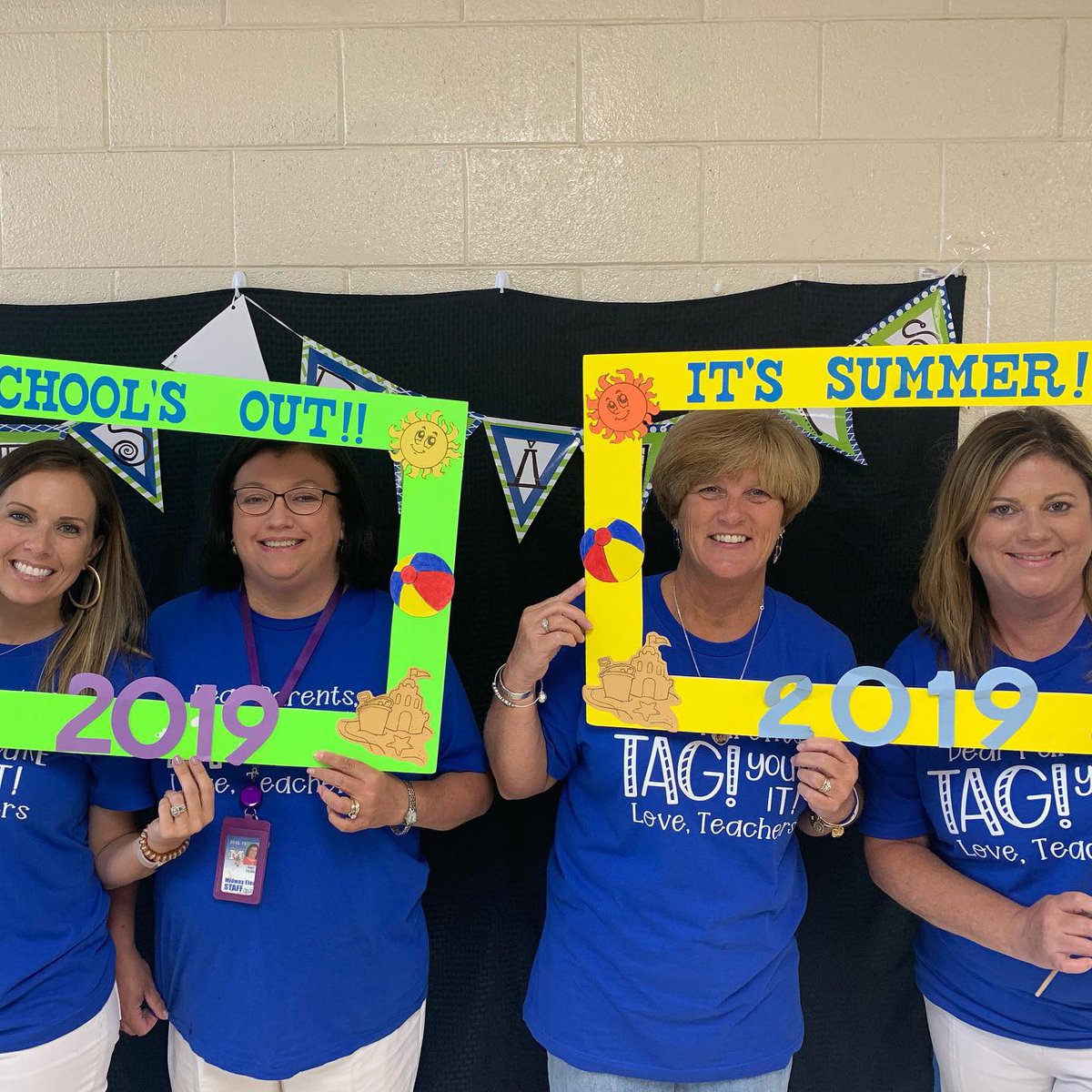 jbharrel's tweet photo. #tagyoureit #lastdayofschool #sign #sealed #delivered #2019 #mes #raiders #midwayelementary https://t.co/5dP7sRZeFV