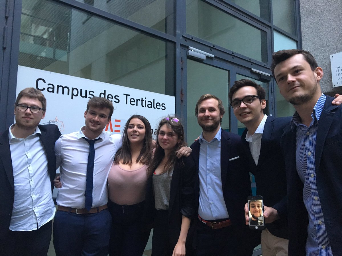 UphfOfficiel's tweet photo. @La_FEV : un bureau nous quitte, avec beaucoup d’émotion, un bureau arrive... @UphfOfficiel a besoin de votre engagement https://t.co/0Tut88Nr9a