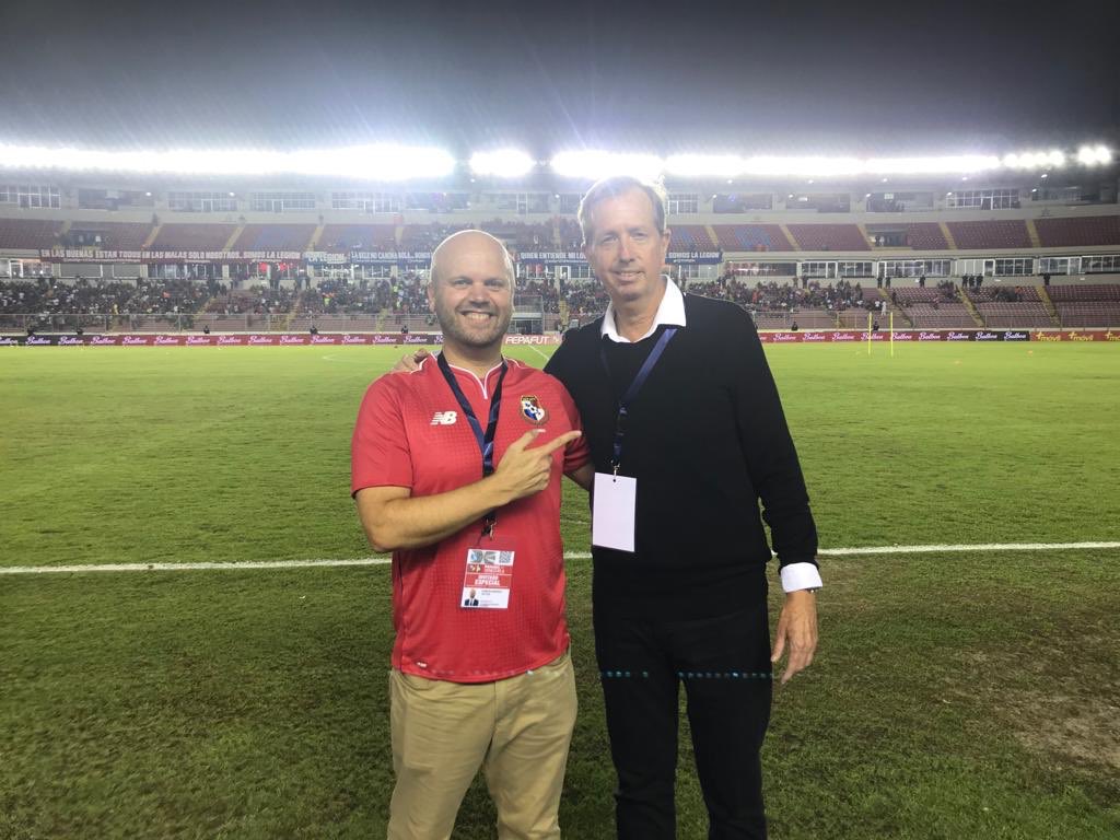 HiloBlock's tweet photo. Es un placer anunciarles que el Palacio dio a conocer hoy que el técnico de fútbol, Gary Stempel, ha sido nombrado MBE (Member of the British Empire)🇬🇧 gracias a sus logros y trabajos por la juventud y el deporte panameño.
¡Felicidades Gary! #SportIsGREAT https://t.co/nA5dYNvKZz https://t.co/hg0v1Whj2a