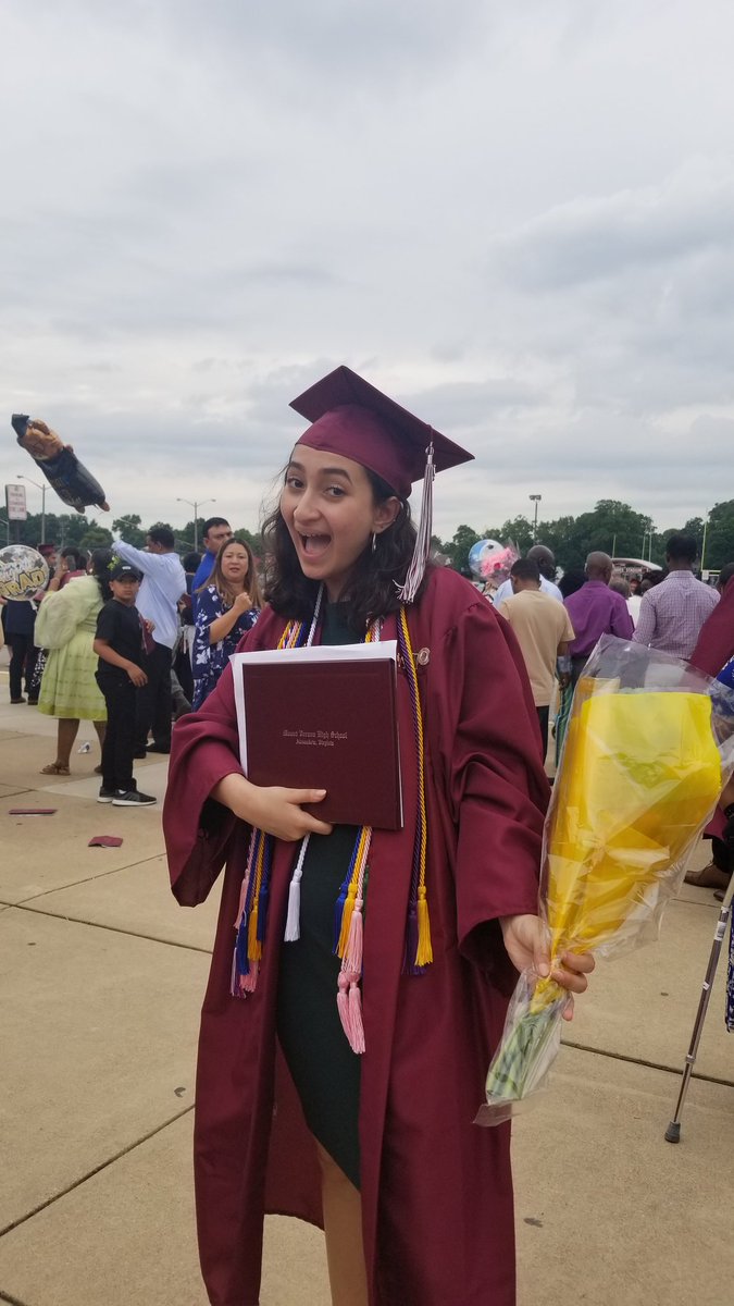 MVHSTheatreArts's tweet photo. Congratulations to the MVHS Class of 2019 on a wonderful graduation! Here's a few photos of some of our own thespians following the ceremony! #FCPSGrad19 (1/3) https://t.co/2SzygR3OeV