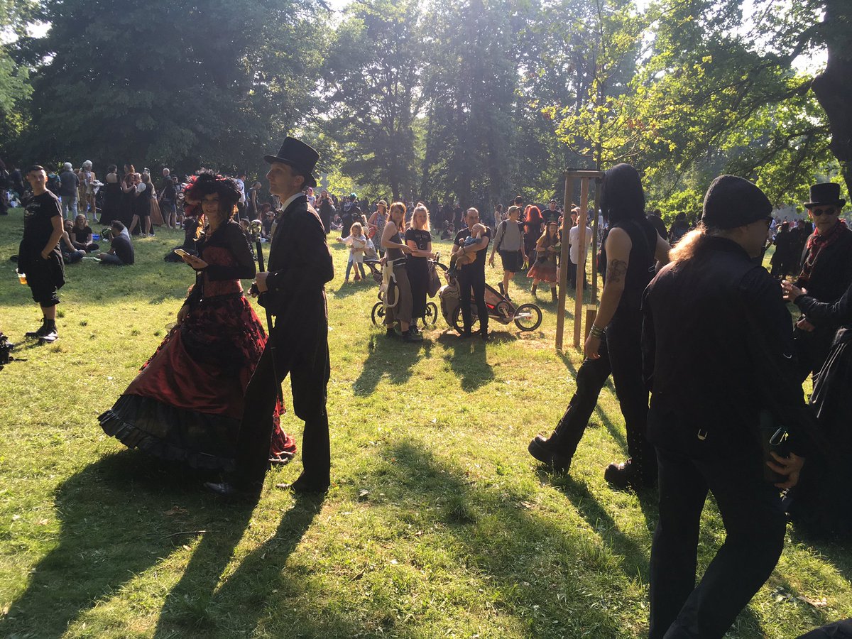 RAH_HELL's tweet photo. WGT day one ✔️ 
played all day long at viktorianisches picknick due to popular demand.
goth ice cream well deserved.
and remember kids, it’s not about what colour the ice cream is, it’s about who’s eating it. #gothicecream #wgt2019 #felineandstrange https://t.co/aQC5sOITb8