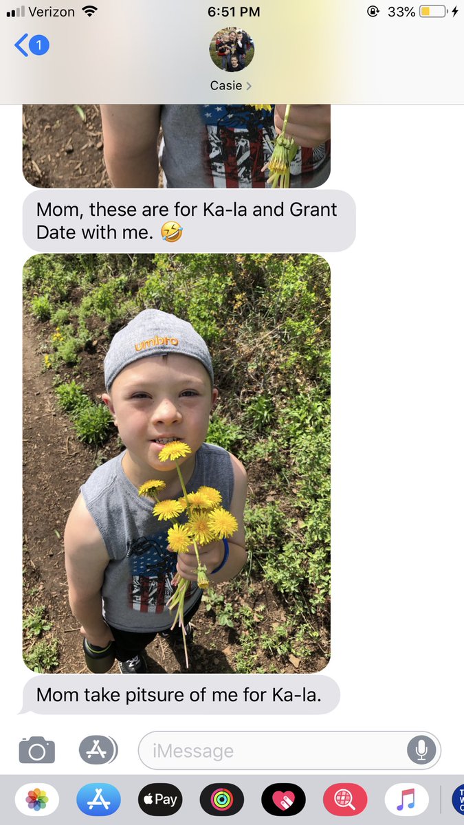 its_oKAYLA's tweet photo. Texts I get from Vollen’s mom when he’s on vacation 😍 #swoon https://t.co/JQjXwE3VCQ