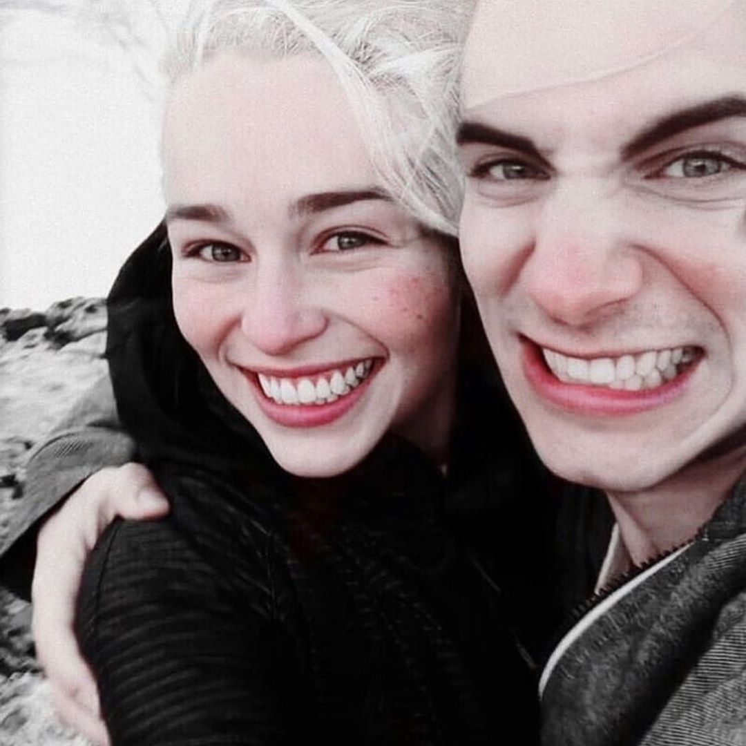 danyftjon's tweet photo. nunca creí amar a Harry Lloyd el actor que interpreta a Viserys, pero miren esta foto, LOS QUIERO A LOS DOS https://t.co/bTo2J5Q12l