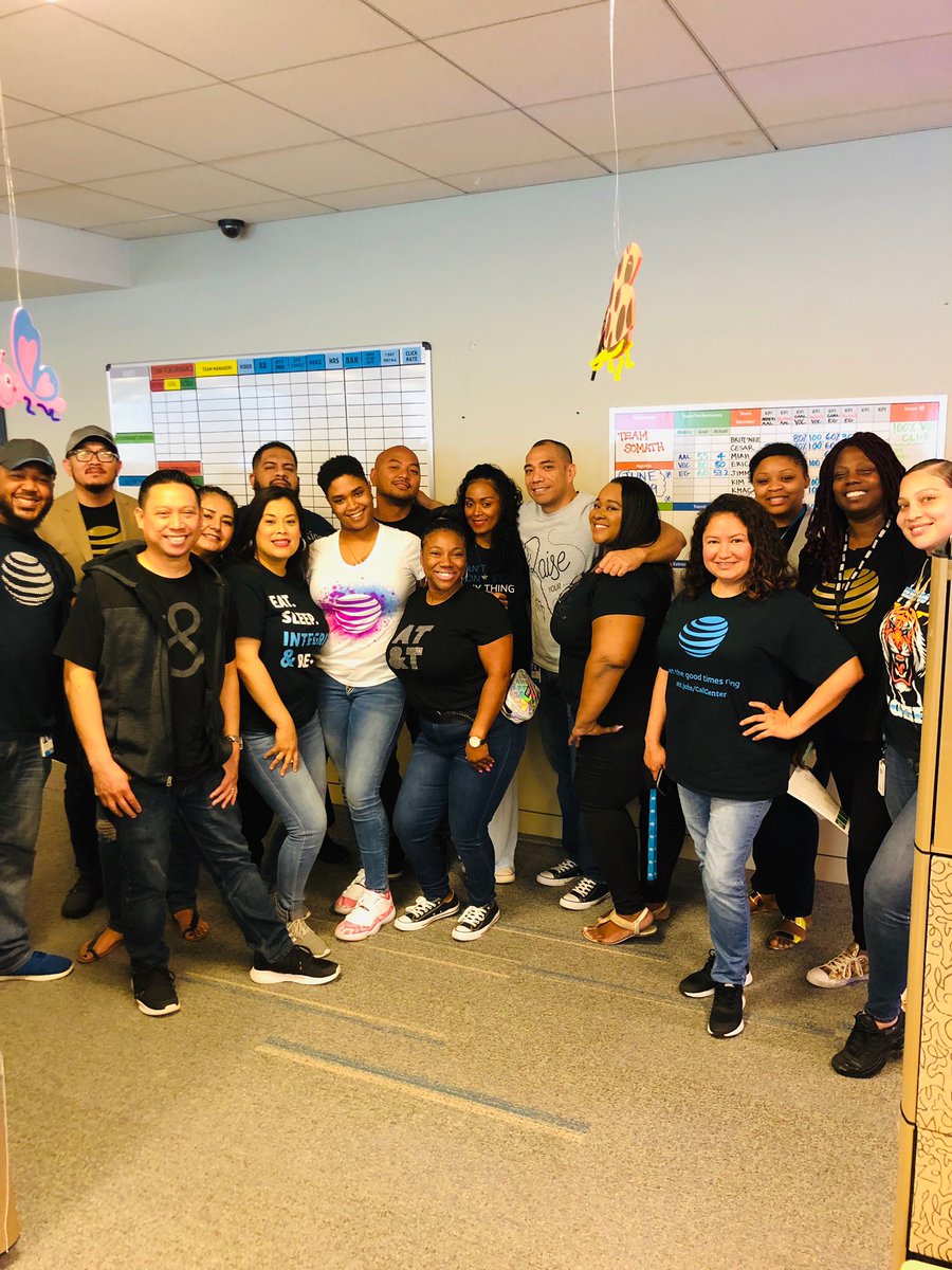 devyn_lowe86's tweet photo. 🗣Squad Goals! Our leadership team looks GREAT showing off our #ATTSpirit #TuggleNation #FieldsFam #CerritosPride #BestYearEver @CerritosPride @KathyValladare8 @N_Vega_Guadian @IamJosephL @anthonyetuggle @carawfields @shekiamartin @MissRyanJenae @freddiembyrd @franserranomss https://t.co/raYTngYg3j