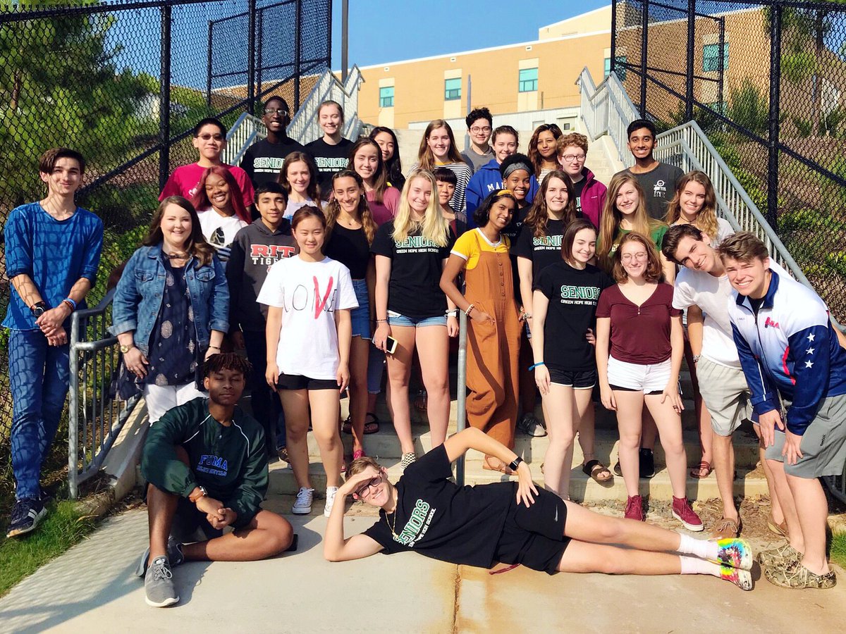 Ms_McDavid's tweet photo. Class pics! https://t.co/Jodw8A2mp7