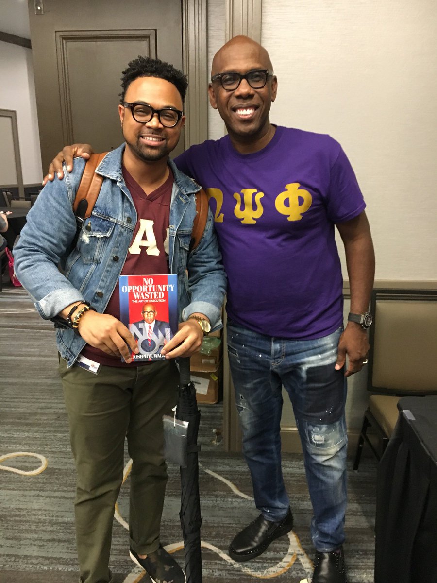 BMikeIngram's tweet photo. I can honestly say I left this year’s @SCSK12Unified Leadership Conglomeration inspired to do more, be more, & the world for our kids! I’ve learned, now it’s time to GROW & CHANGE! #LearnGrowChange @collinsm8 https://t.co/9vFh4uA7Gs