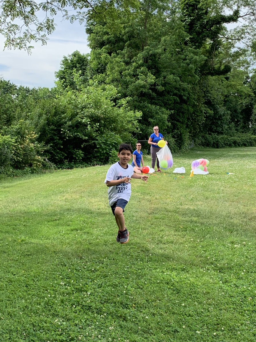 msamandareda's tweet photo. FV Field Day! We had so much fun! Thanks @PtoFairview and @arvanitis_mary for an awesome day! 🏃♂️🏈☀️ #FVfocused #MTPSPride #FVfirsties https://t.co/X0WiEHSpxO