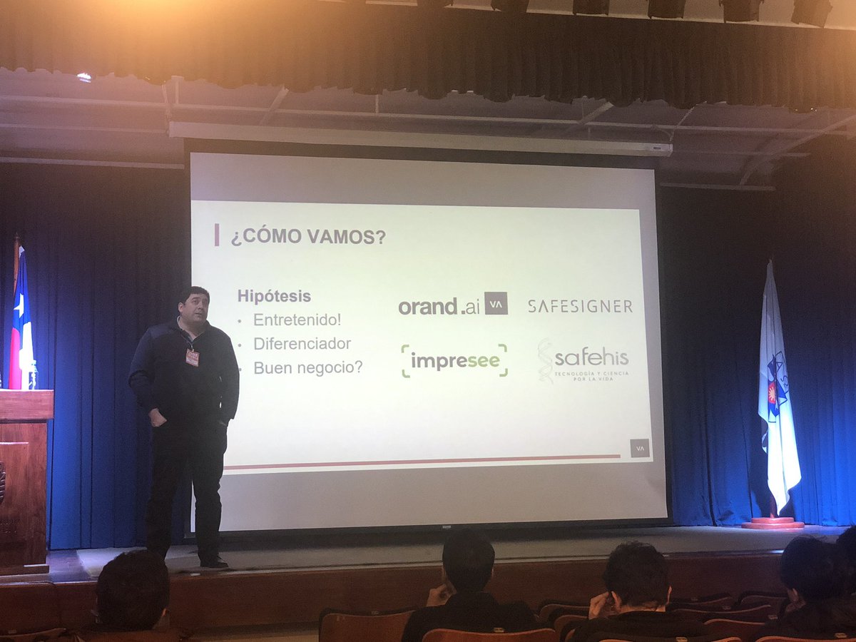 patomontedura's tweet image. #CodeÑuble excelente charla @mpltw 😊👍👏👏