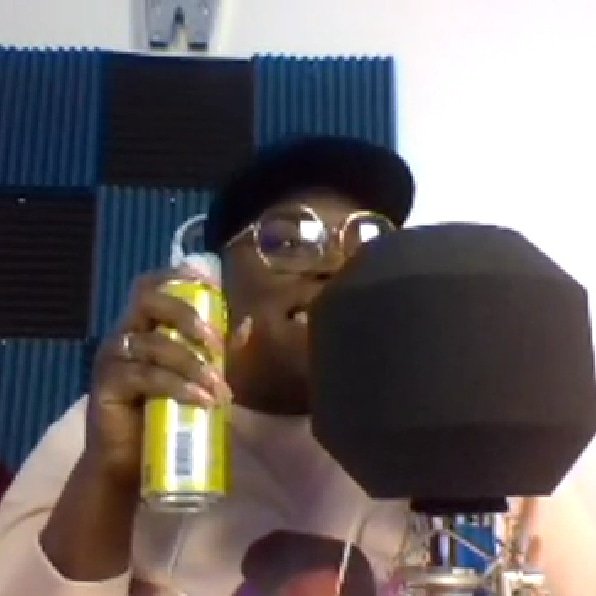DaciJ1's tweet photo. Flashback Friday!!! #MelaninPoppin #podcast #Raw #Studio #behindthemic https://t.co/ZjFBv9XU1M
