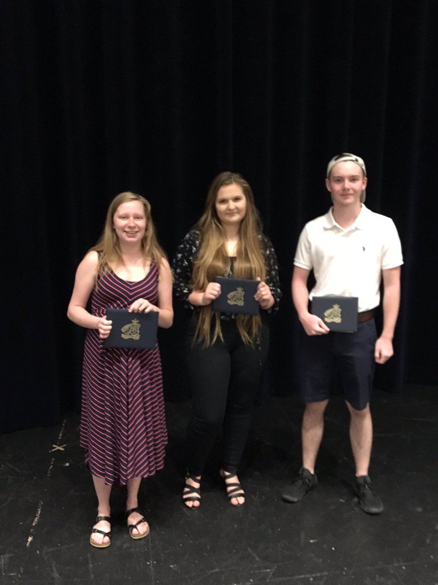 KHSBlueBullets's tweet image. Congratulations to Alexis Renee Gebert
Mira Jean Goben
Nicholas Aaron Hunziker
Graduating today from KHS Opportunities