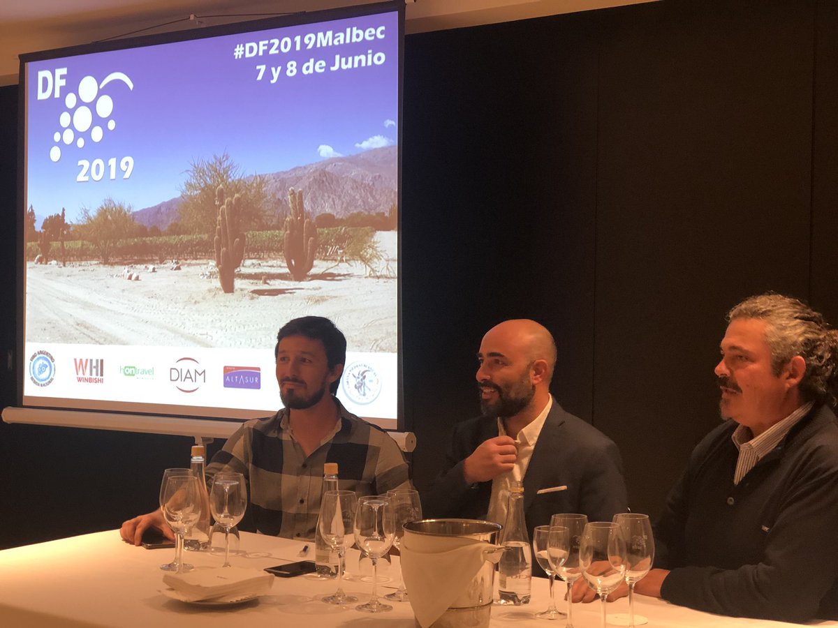 Arrancó el primer seminario del #DF2019Malbec junto a <a href="/mgvegetti/">Mauricio Vegetti</a> <a href="/geriswine/">Geri</a> y #JuanRoby 🍷