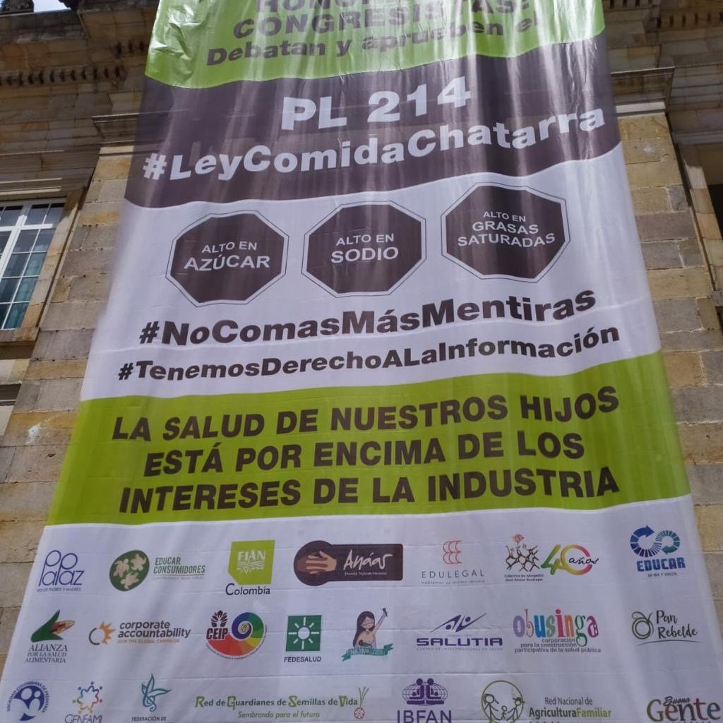 guidogirardi's tweet photo. ¡Colombia pelea por su derecho a saber qué es lo que come! 

La discusión del PL 214 #LeyComidaChatarra está entrampada por el lobby de la industria alimentaria. Apoyamos los esfuerzos de las organizaciones tras esta ley inspirada en nuestra #LeyDeEtiquetado.

#NoComasMásMentiras https://t.co/gOVG1S7rmk
