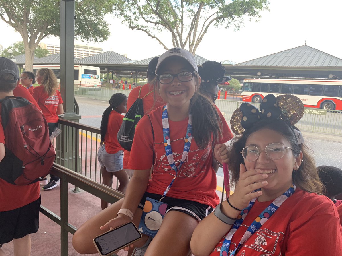 ProjectMickey's tweet photo. Heading to Animal Kingdom for the evening #projectmickey2019 https://t.co/XNMzAKQu1l