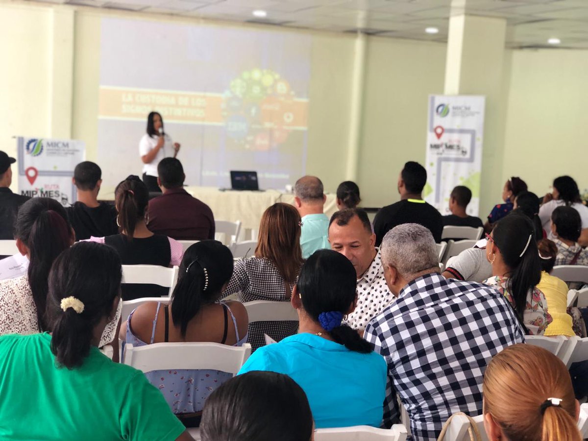 OnapiRD's tweet photo. #RutaMipymes| Hoy participamos junto a @MIC_RD y otras instituciones en la #RutaMipymesEspaillat, donde brindamos a emprendedores y empresarios el acostumbrado servicio de:

✅Asesoría
✅Acompañamiento
✅Registro de #NombresComerciales y #Marcas

#ONAPIesServicio 
#RutaMipymesRD https://t.co/kpODDP9lk0