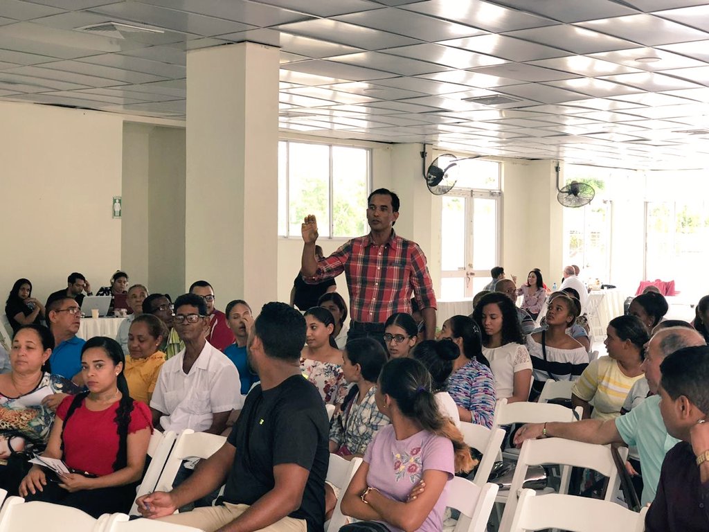 OnapiRD's tweet photo. #RutaMipymes| Hoy participamos junto a @MIC_RD y otras instituciones en la #RutaMipymesEspaillat, donde brindamos a emprendedores y empresarios el acostumbrado servicio de:

✅Asesoría
✅Acompañamiento
✅Registro de #NombresComerciales y #Marcas

#ONAPIesServicio 
#RutaMipymesRD https://t.co/kpODDP9lk0