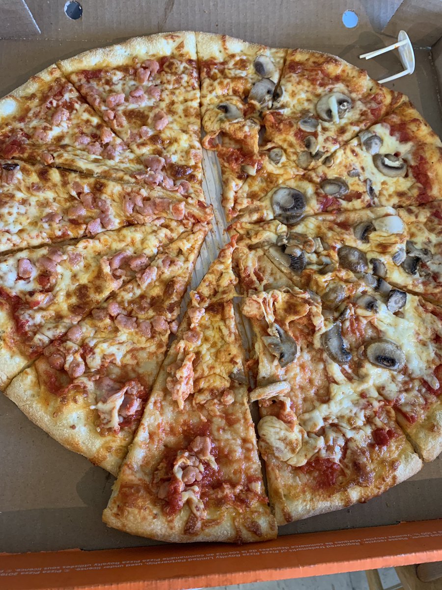 _adups's tweet photo. @PizzaPizzaLtd wtf is this shit.. 💆🏼‍♀️😩 https://t.co/nK75MtF1Uc