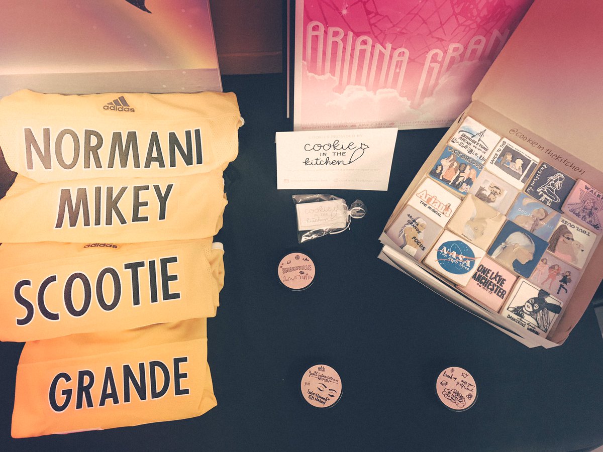 BrdgstoneArena's tweet photo. #BackstageViews

@ArianaGrande | #SmashvilleSweetener https://t.co/3PgfXr0IBt