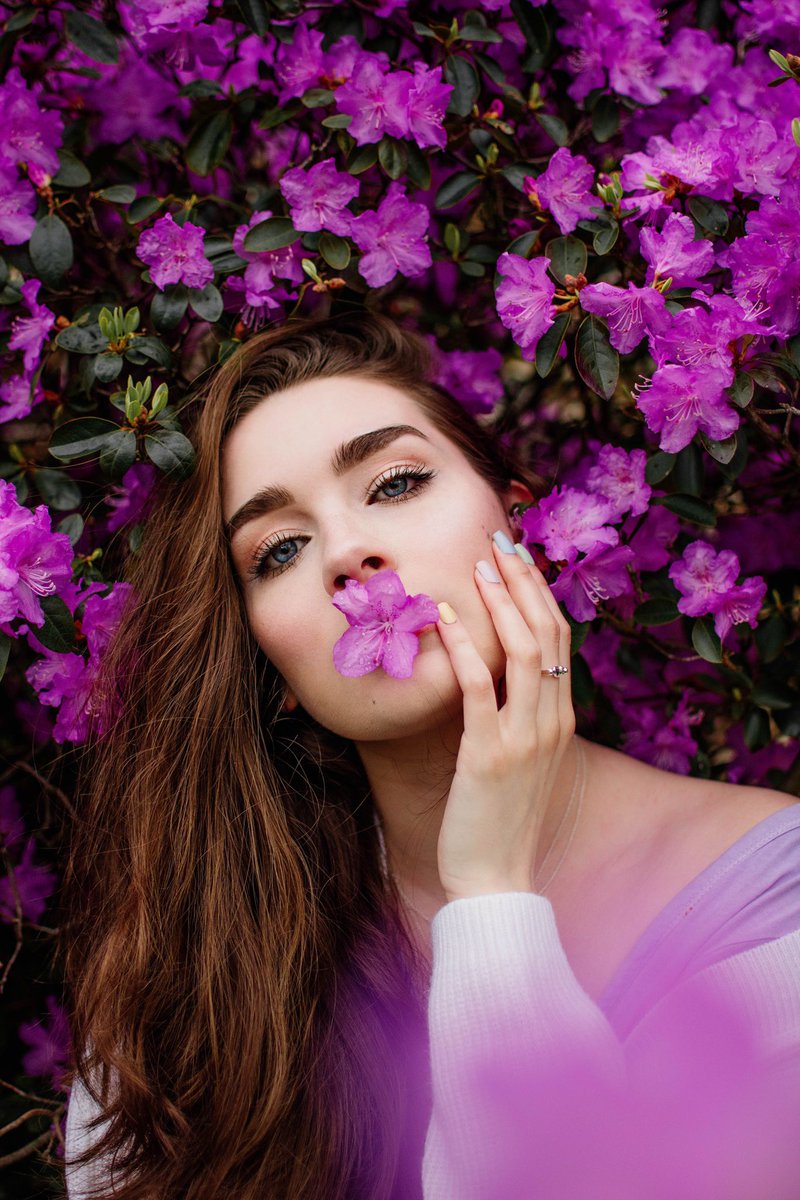 pastabitxh's tweet photo. attention twitter 

giving away another photoshoot! just retweet and follow for a chance to win a portrait session shot by yours truly. winner announced June 10th✨ https://t.co/9vmrAvWFct