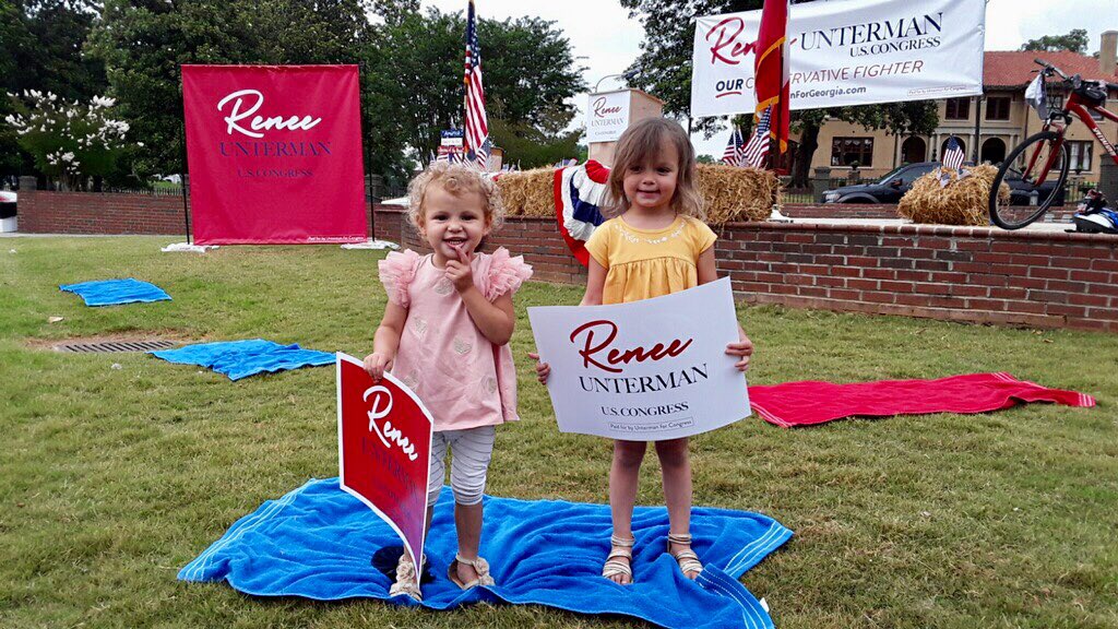 wojtek1425's tweet photo. The youngest generation of #ReneeForCongress @Renee_Unterman https://t.co/2vOfMQlEQt