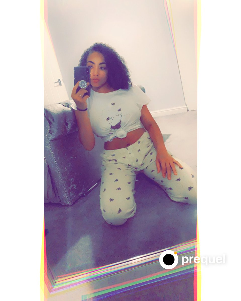 kieraweathers1's tweet photo. My body is broken...I can’t wait to have the surgery to give me what life I have back.. My heart won’t heal..it’s been torn out and stamped on..My mind tormented...But guess what. IM JUST ABOUT STILL HERE. 📍 #AnotherDayDone #IMadeItOnMyOwn #PrayForTomorrow https://t.co/hZ4C7SHddn