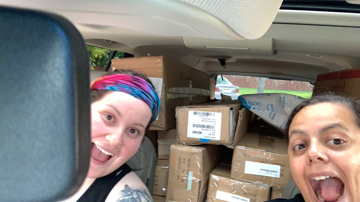 EarpExpo's tweet photo. Organizers are headed to NOLA for #EarpExpo2019

#BoxesForDays #RoadTrip 

#WynonnaEarp #FightForWynonna #FightForWynonnaInNOLA https://t.co/fqVOTLRCdh
