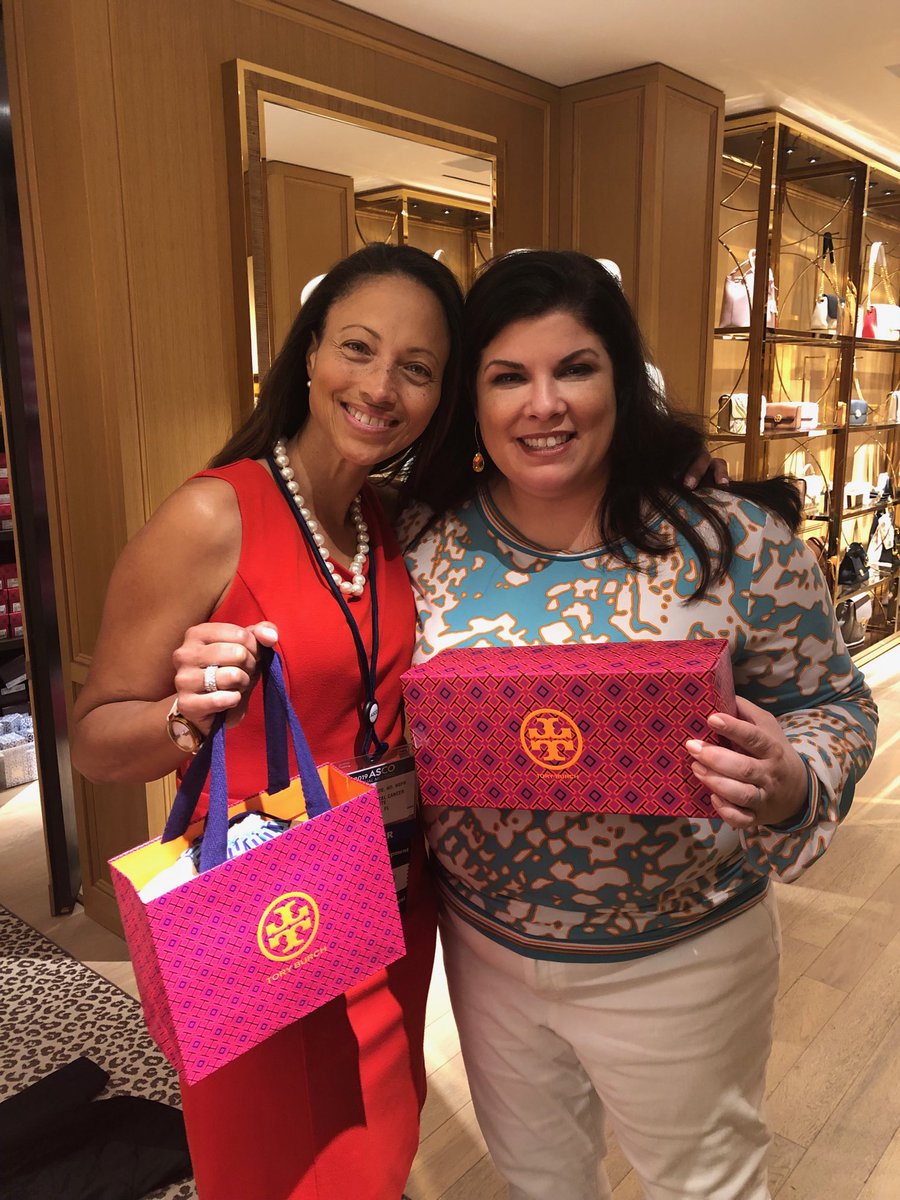 NathalieMckenz3's tweet photo. ASCO FLASHBACK—A little treat for a good cause.  As a past recepient of the ASCO YIA, I thought it was only fitting to give back at this little fundraiser. #ConquerCancerFoundation ⁦@ASCO⁩ #ASCO2019 ⁦@AshleySumrallMD⁩ https://t.co/DlJlzAydXJ
