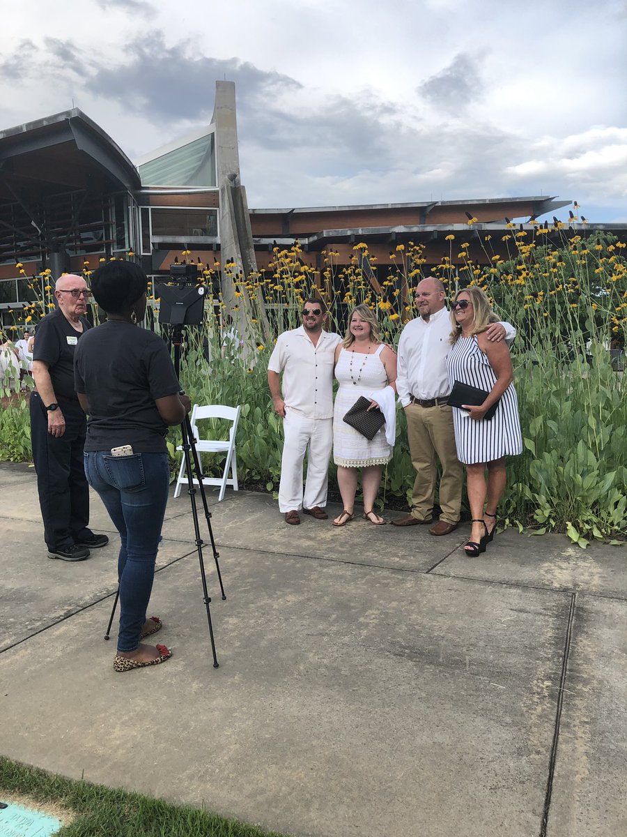 Heifer's tweet photo. Everyone looks so good in their summer white! #FeastintheField https://t.co/zmTGO7EJI8