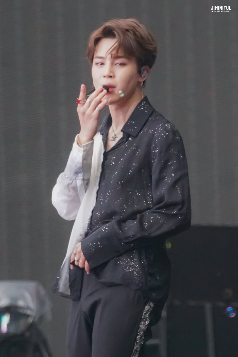 jiminiful's tweet photo. 190607 #JIMIN
넘 이쁘다ㅜ우리 큐티섹시러블리 요정 지민이😭💛😭🥺

#지민 #방탄소년단 @BTS_twt https://t.co/849zG04EpD