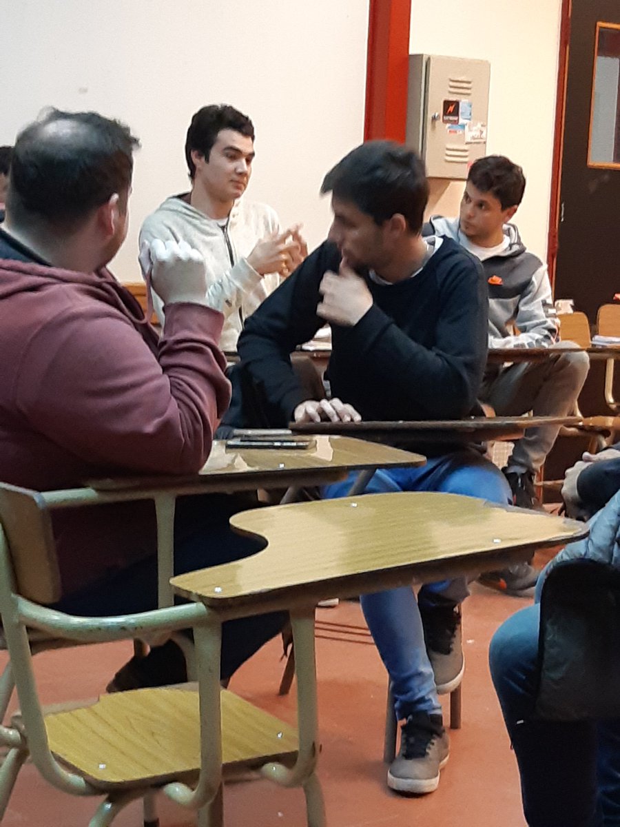 gabitallarico's tweet photo. #TeoCom #Periodistas analizando el ser periodista ¿es misión o carrera?
😫 Dejaron de ponerse en el lugar del otro.
😱 Hoy importa más ser atractivo que verosímil..
✔ No acepto la pauta...
✔ Alguien tiene que visualizarlo https://t.co/niuEwUppNa