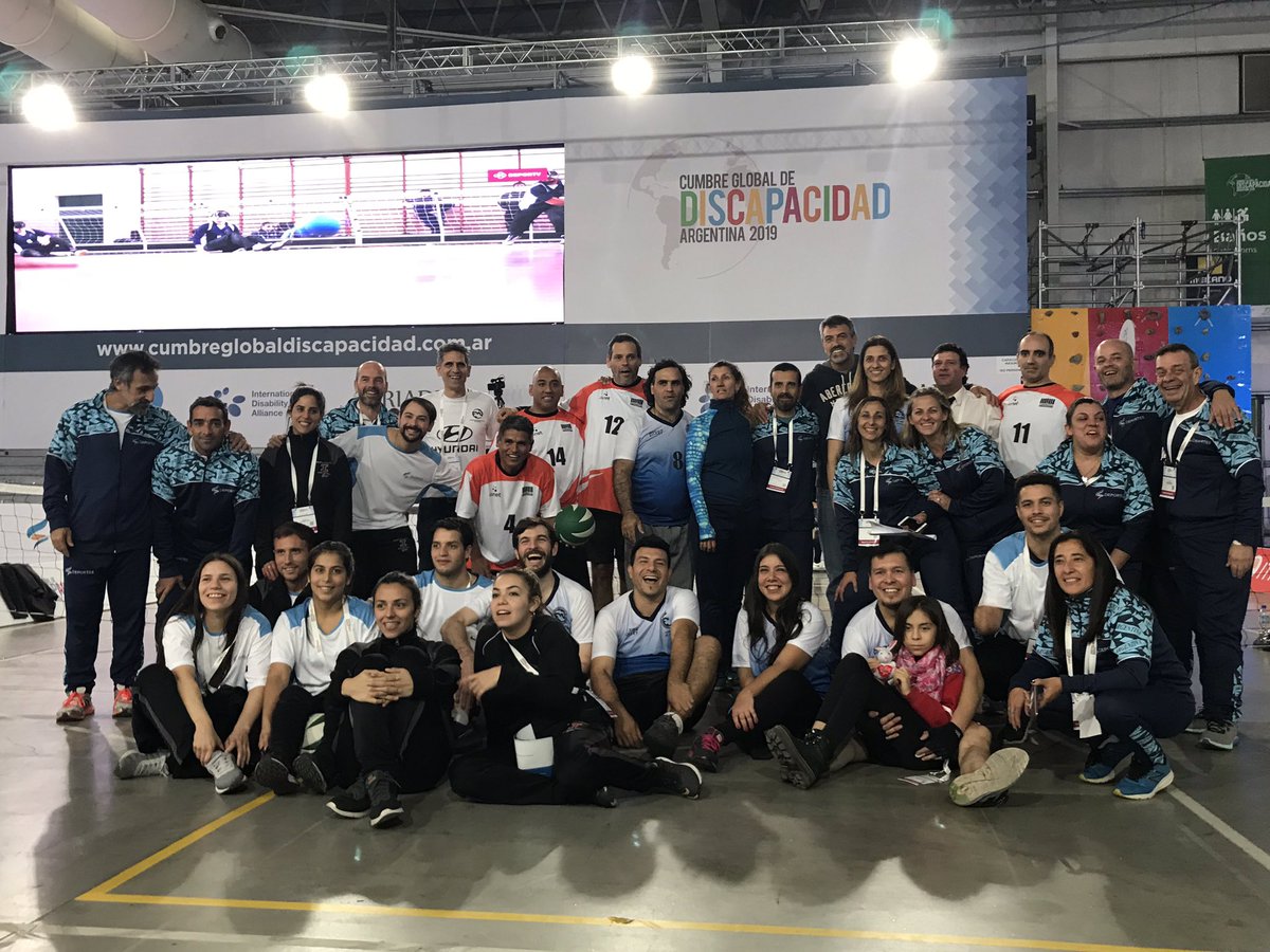 Con El <a href="/paravoleibolarg/">Paravoleibol Argentina</a> estuvimos jugando y promocionando en <a href="/TecnopolisArg/">Tecnópolis Argentina</a> con la <a href="/cumbre_global/">CumbreGlobalDiscapacidad</a> y junto a todos nuestros jugadores y entrenador <a href="/arrobamonti/">mariano montivero</a> Laura Cometo y <a href="/flacagonzalez70/">@flacagonzalez</a> ! Gracias <a href="/aleperezironman/">Alejandro Perez</a> y todo su equipo de <a href="/DeportesAR/">Deportes Argentina</a> 
Vamooos Paravoleibol Arg 🇦🇷!!