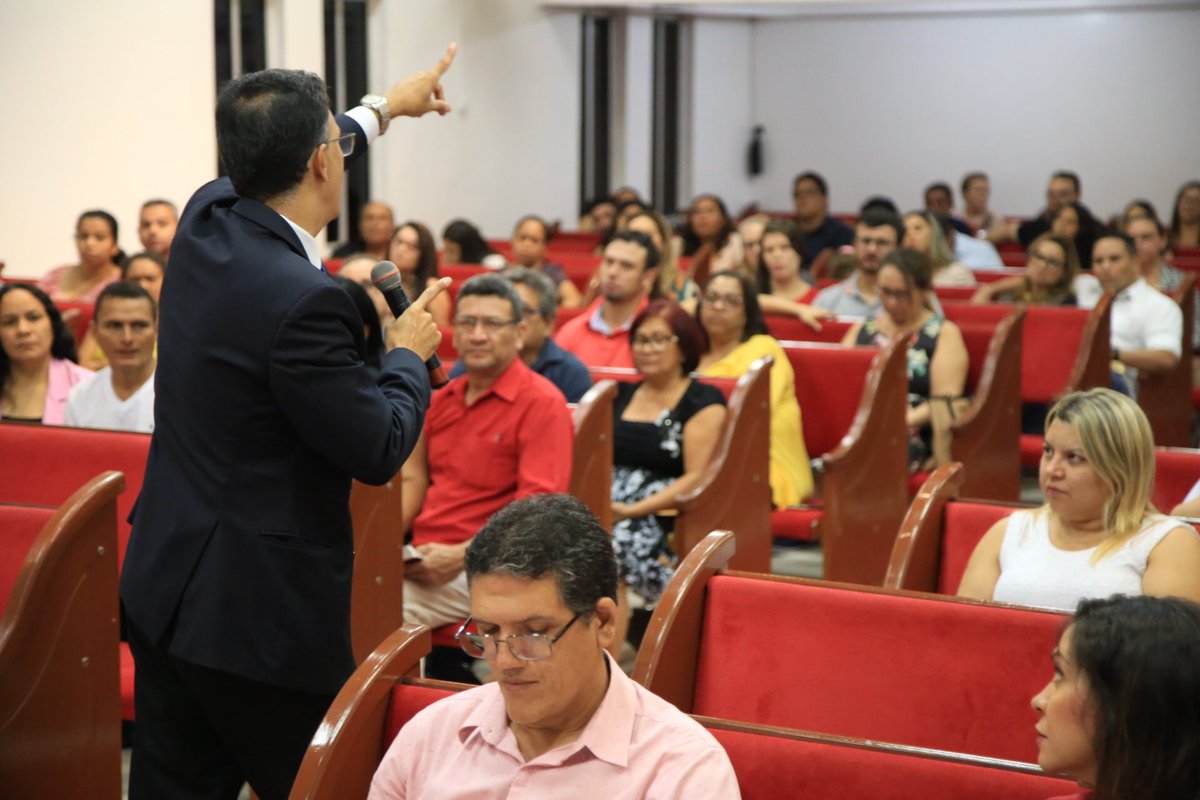 AdvParaAmapa's tweet photo. Semana da família, com um reforço especial na cidade de Macapá, com a presença dos pastores da União Norte, Missão Pará Amapá e do pastor Alacy Barbosa. @HenilsonErthal @prertonkohler #ORefugio https://t.co/epFmACanan