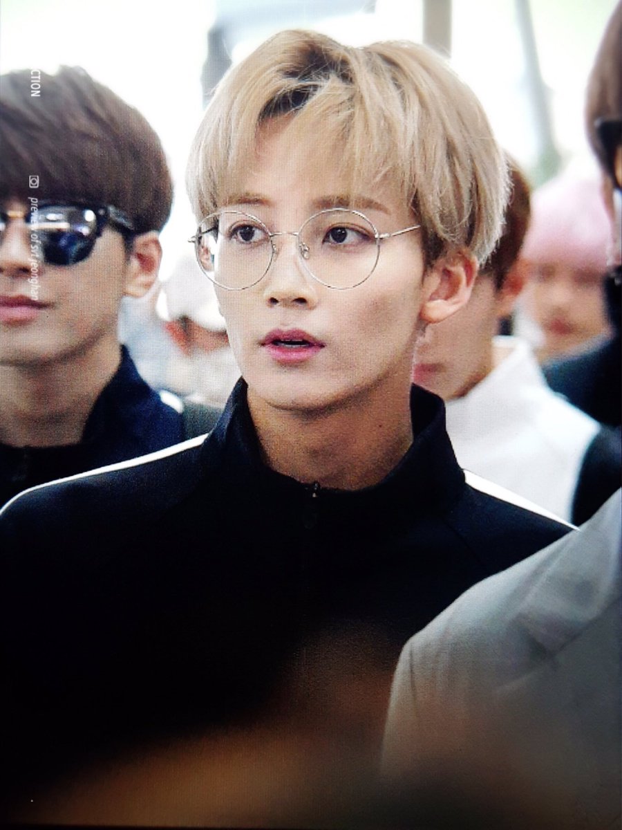 howoozidan's tweet photo. BITCH I FOUND THE DATE OF MY FAVORITE JEONGHAN EVER 170928 NEVER FORGET HIM https://t.co/ejPmau36fh