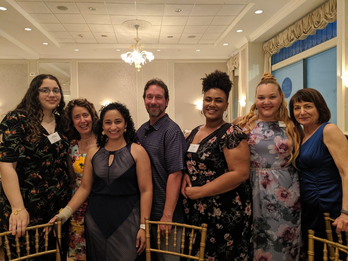 pelecypod_chats's tweet image. Had the pleasure of going to the Hispanic Alliance of Southeastern Connecticut scholarship ceremony. Proud to represent @ConnCollege and their sponsorship of this awesome org. #LatinSTEM #ScienceEd #WomenInSTEM