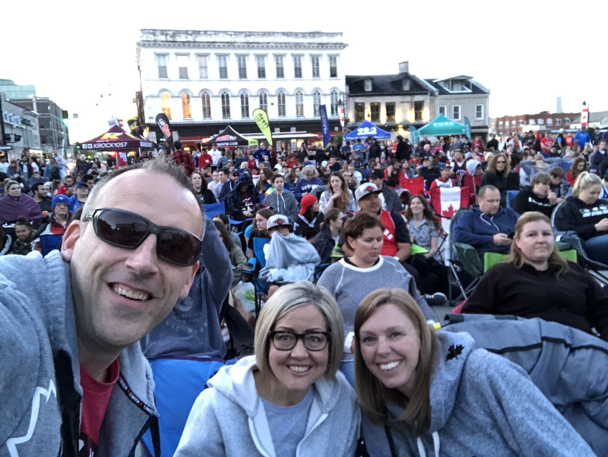 SimonLabbett's tweet image. Watching the @Raptors with a few hundred of my closest friends. #WeTheNorth  @ShillaneLabbett @WilkyKim #backToTheSixWithThreeWs #secondRow #jurassicParkYGK #ygk Thanks @downtownktown!
