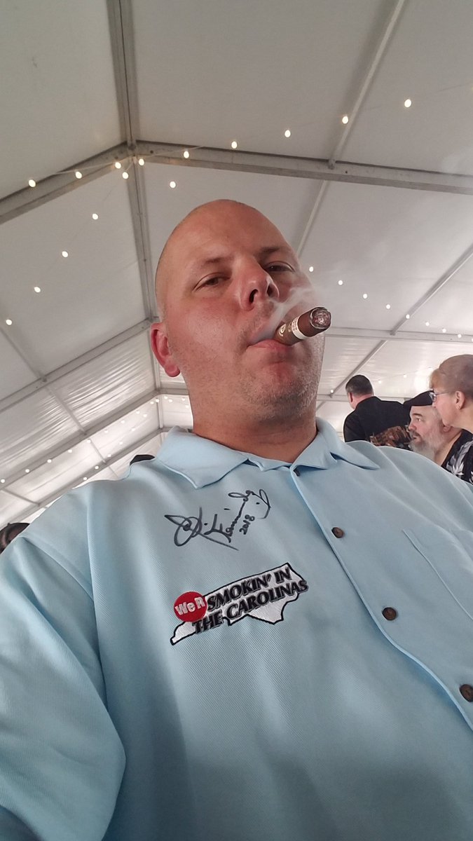 Kicking it with pops VIP style @jrcigars #smokininthecarolinas #smokininthecarolinas2019