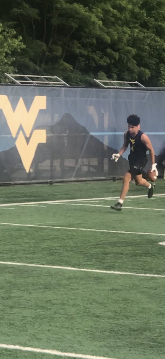 Derrick19189651's tweet photo. West Virginia Camp🏈🏈🏈 https://t.co/PT5p4fWq0J