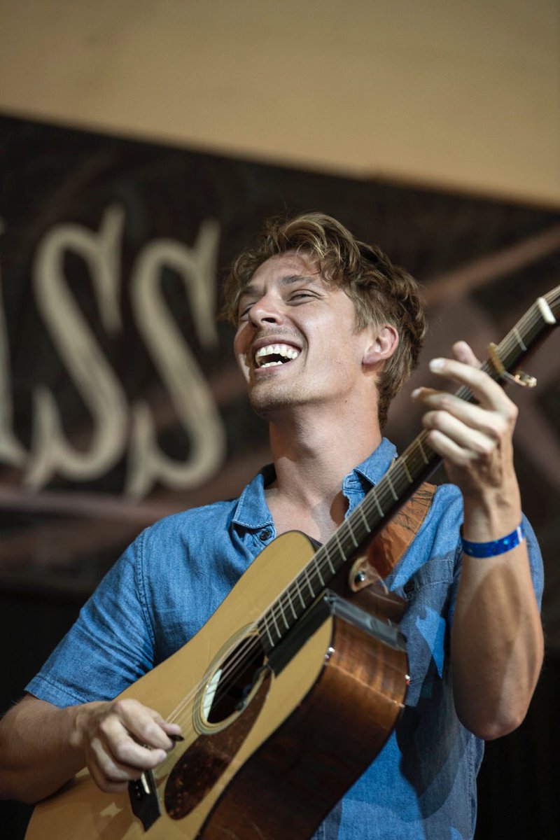 Folk 'N Bluegrass tweet media