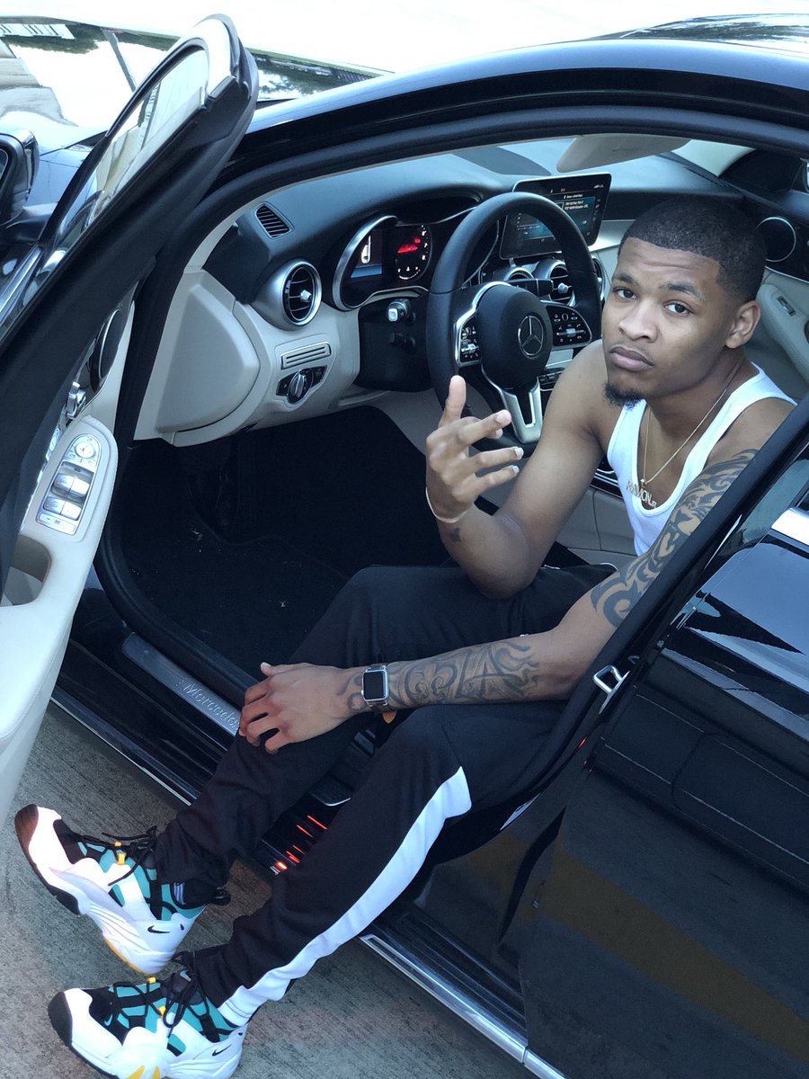 a1nigga3's tweet photo. Don’t Change For Nobody And I Promise You Gone Win 💉💯™️ #BDE💎 https://t.co/8guqeCboUT