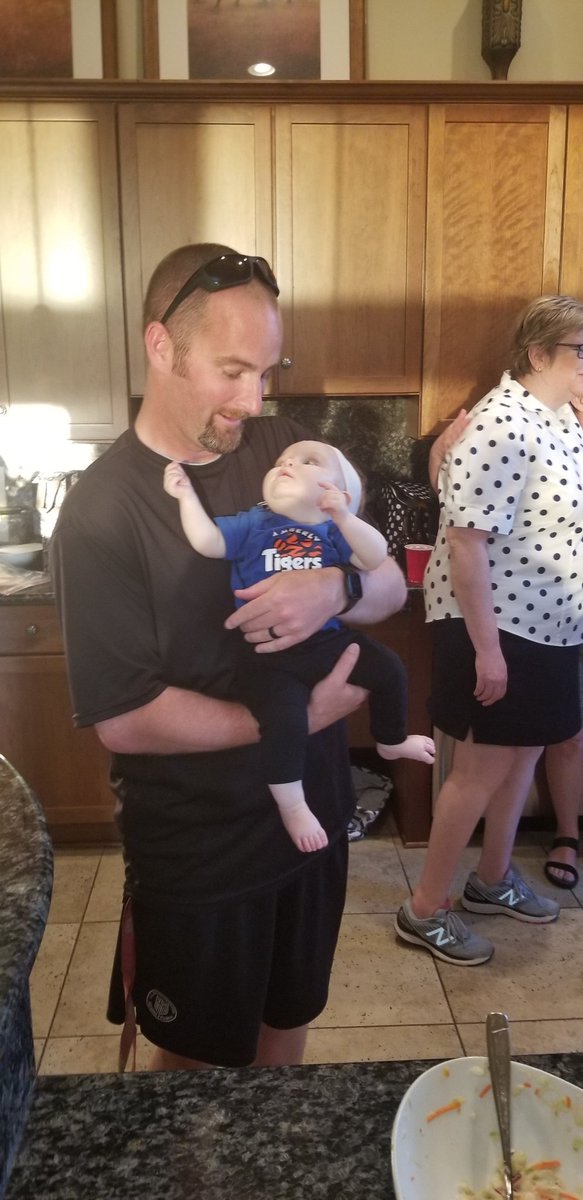 leahb1125's tweet photo. She was a little unsure....good thing she's got a few years to warm up to him, @mrfuehr. #futureamberlytiger #ppsamberly #ppsunstoppable https://t.co/OqWNGtB7Ry