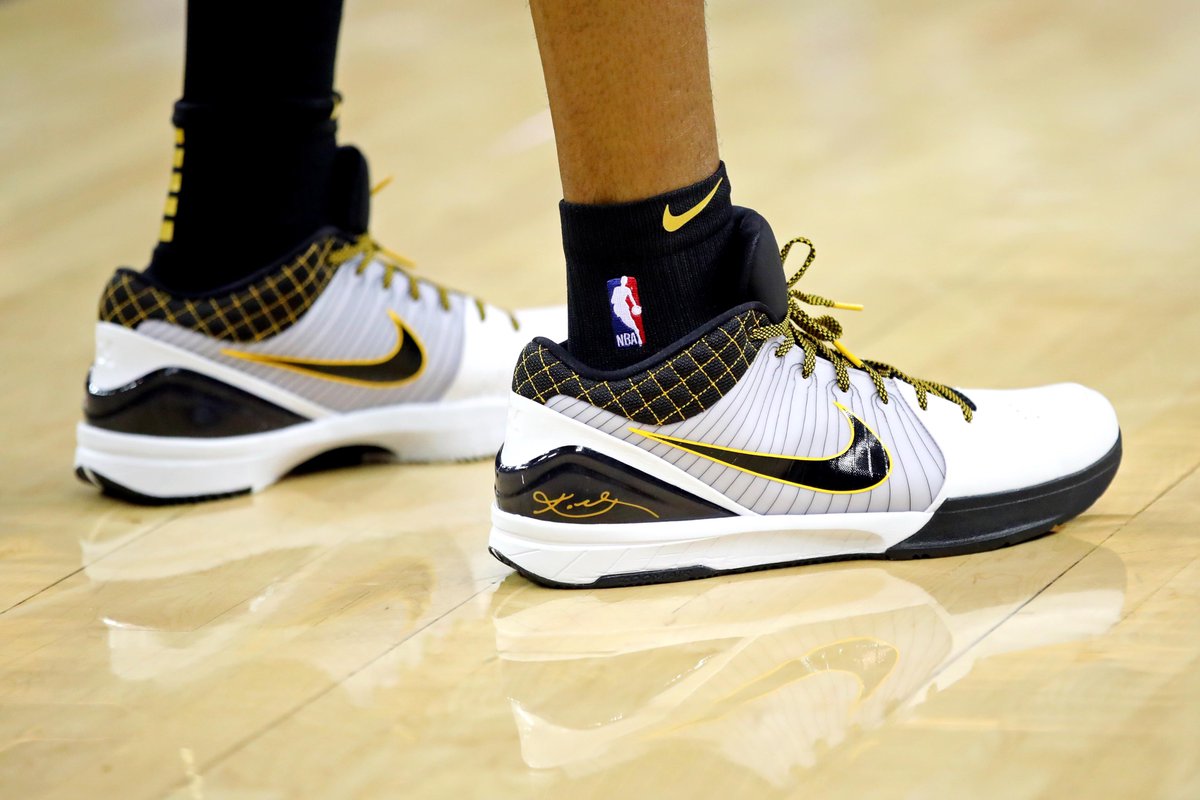 kobe 4 del sol on feet