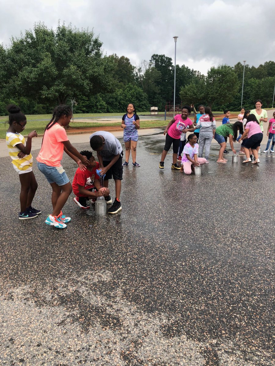 Loved seeing all of the teamwork and excitement during our field day today! Thanks <a href="/BrendaW74032319/">Brenda Williams</a> for organizing such a fun time for our scholars! #ONEGibson <a href="/GibsonGrizzlies/">Gibson Elementary</a>