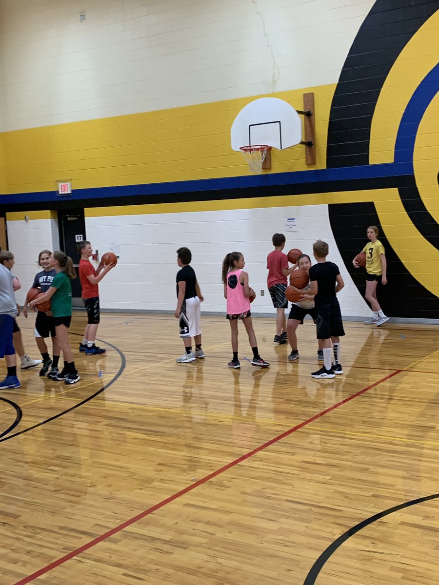 CoachTrofholz's tweet photo. I just love seeing kids with a 🏀 in their hand. Get Better but more importantly, love what you're doing while doing it. #SRCity https://t.co/UyCOLWlqPH