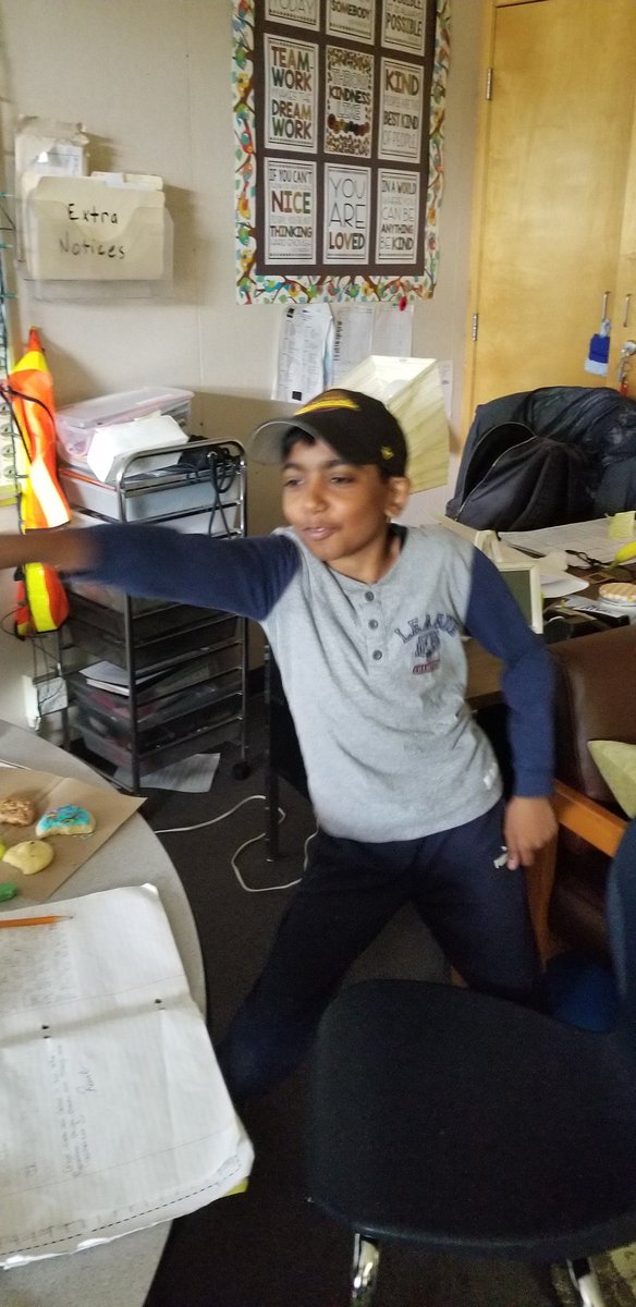 karveena23's tweet photo. Stop and Dance Day & Cultural Celebrations for our sts sharing more about their identity/ #Eid celebrations through food! It sure felt like a party in #div3 & all around @RoyalHeightsBC #StopandDance #SpiritWeek TY to all the staff & sts for your participation π#sd36learn https://t.co/Xf7PNkEa4P