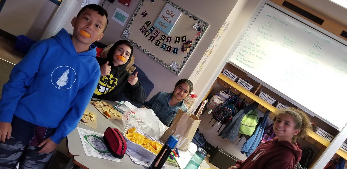 karveena23's tweet photo. Stop and Dance Day & Cultural Celebrations for our sts sharing more about their identity/ #Eid celebrations through food! It sure felt like a party in #div3 & all around @RoyalHeightsBC #StopandDance #SpiritWeek TY to all the staff & sts for your participation π#sd36learn https://t.co/Xf7PNkEa4P