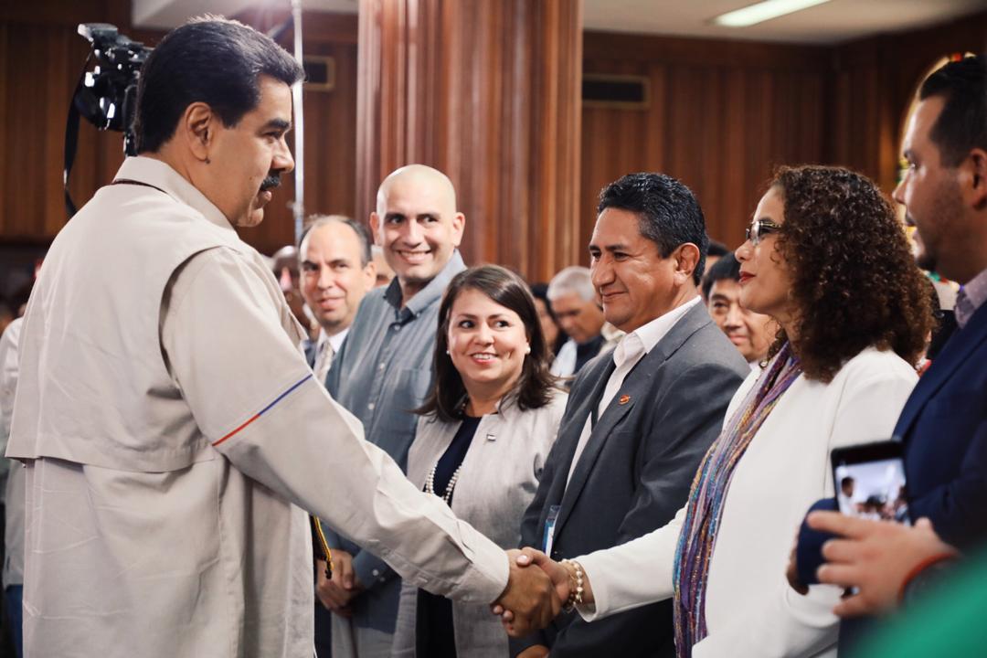 Uruguay - Tirania de Nicolas Maduro - Página 2 D8gMB7UX4AIOcSd