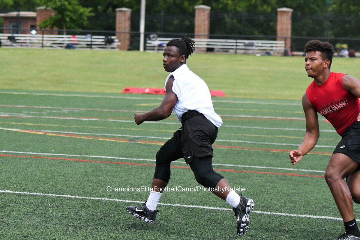 realfamousjay's tweet photo. My senior year I’m goin our wit a bang camp was good today @Champions_Elite https://t.co/bf8aq4tWQa