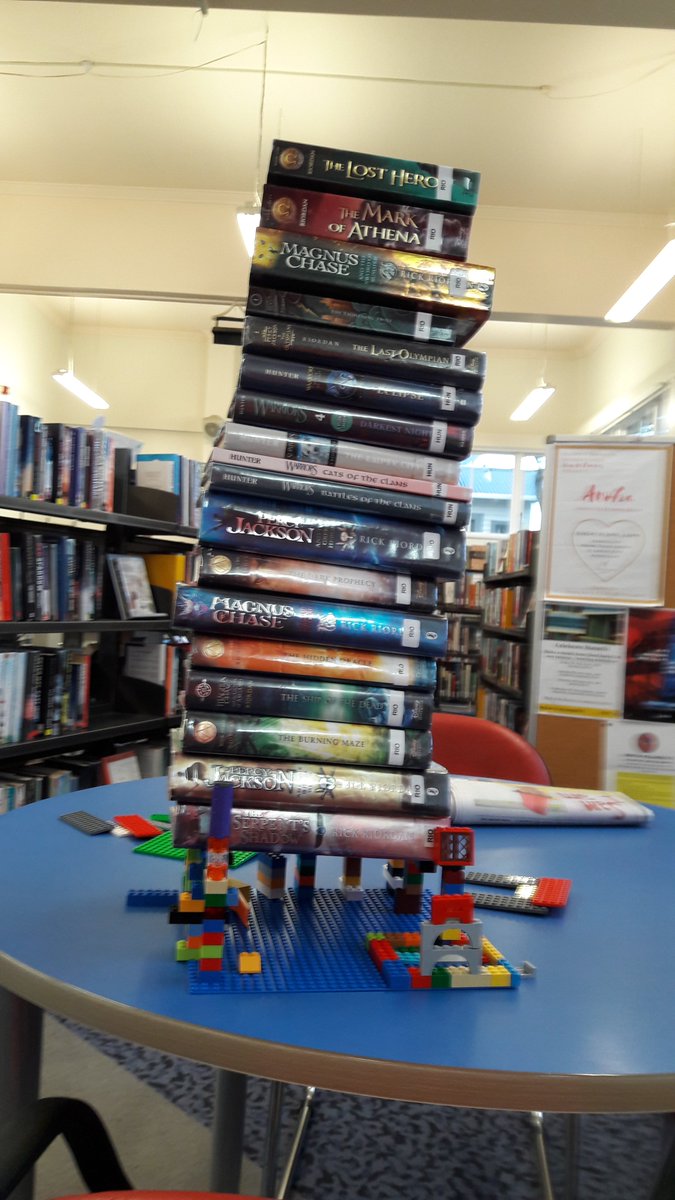 EiriniAntonog's tweet photo. Putting our engineering skills into action! Bridge building challenge. Build a bridge and test how much weight it can take! Fun times! #Khandallahlibrary #LetsGoLego
#Lego #Steam @wcl_library https://t.co/5xzMlZCgCk