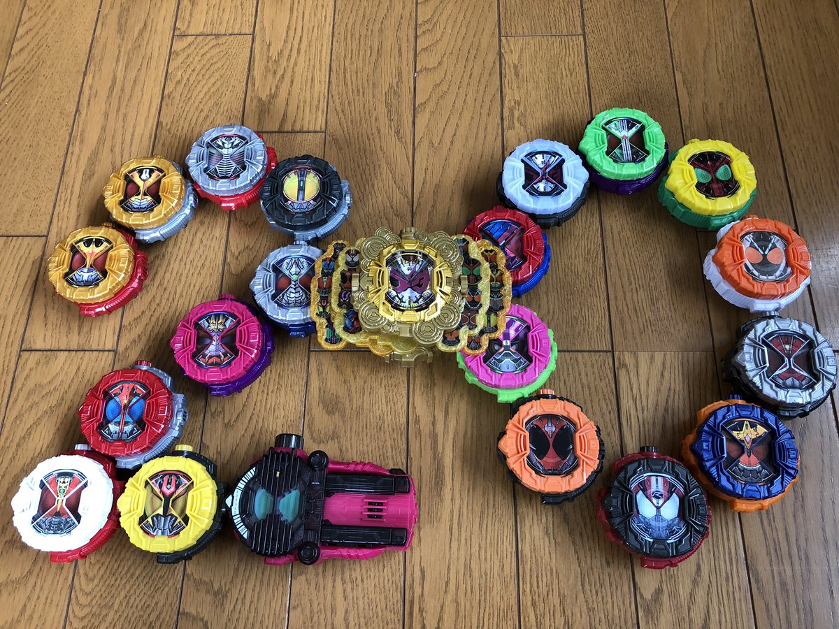 zero_taro_'s tweet photo. 壮観だな… https://t.co/1gH6uS6Xvs
